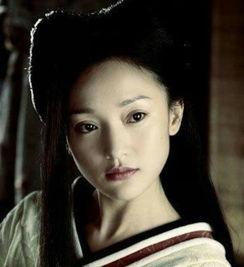 周迅吃瓜吃到自己头上娱乐天空,吃瓜吃到自己头上，娱乐天空再掀波澜